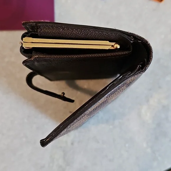 ✨️AUTHENTIC✨️ Louis Vuitton Ebene Damier Kiss Wallet - Picture 5 of 16